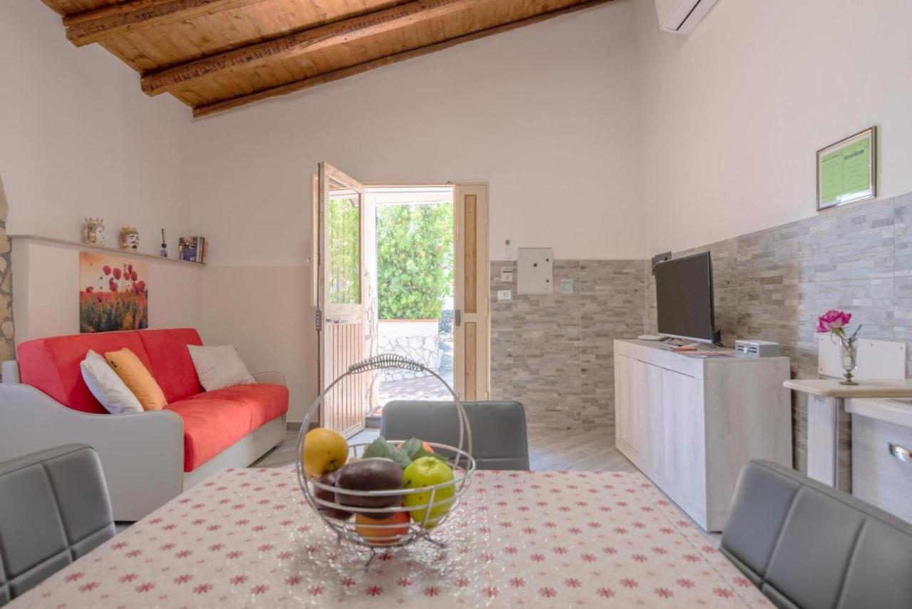 "La Casina Del Forno Con Piscina Fra Catania E Siracusa " Carlentini Exteriör bild